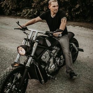 Meet your Posher, Robert